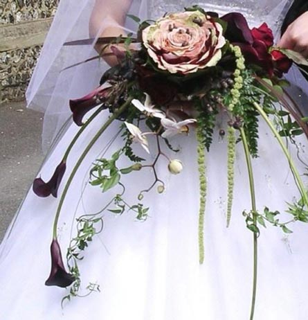 عکس هایی از مدل های زیبای دسته گل عروس/وسایل مورد نیاز عروس