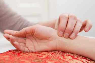تشخیص بارداری از روی گرفتن نبض تشخیص بارداری از روی گرفتن نبض
